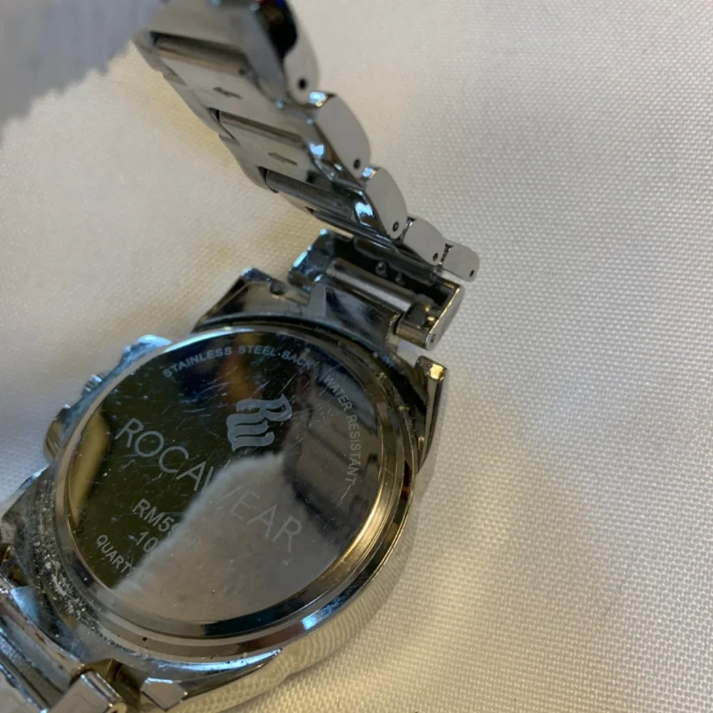 🎉Host Pick🎉Working Men’s Heavy Rocawear Stainless Steel Watch w Rhinestones!